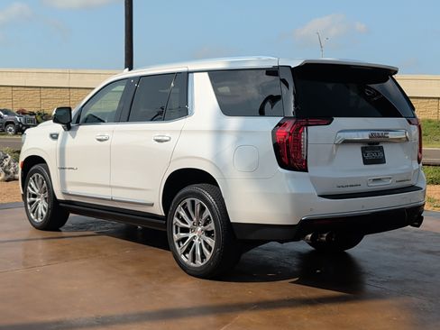 Used 2021 GMC Yukon Denali w/ Denali Premium Package RWD image 4