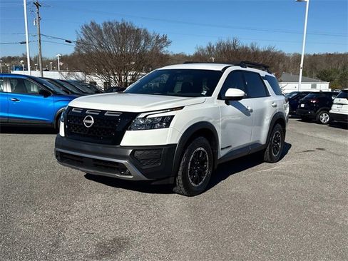 New 2025 Nissan Pathfinder Rock Creek image 8
