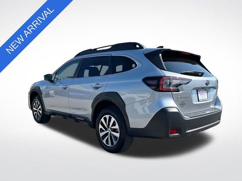 Used 2025 Subaru Outback Premium w/ Popular Package #1A AWD/4WD image 5