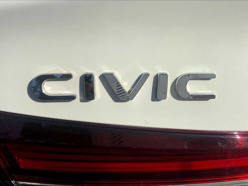 Used 2025 Honda Civic Sport image 32