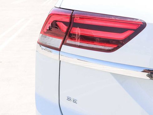 Used 2022 Volkswagen Atlas Cross Sport SE image 6