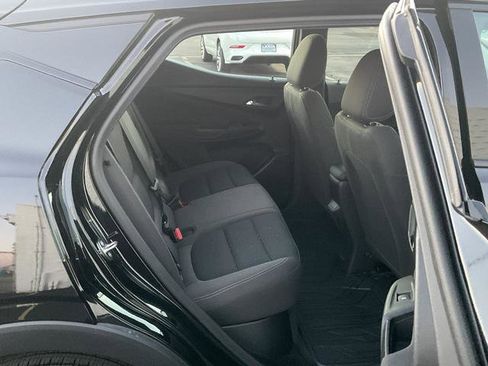 Used 2023 Chevrolet Bolt EUV LT w/ Redline Edition image 11