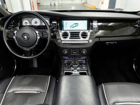 Used 2017 Rolls-Royce Dawn RWD image 40