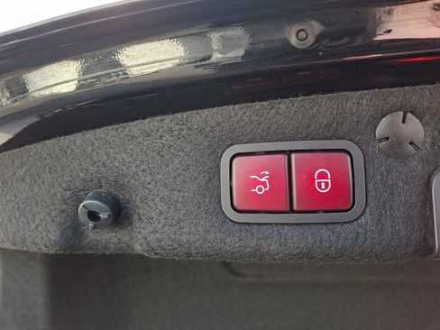 Used 2018 Mercedes-Benz C 63 AMG S image 32