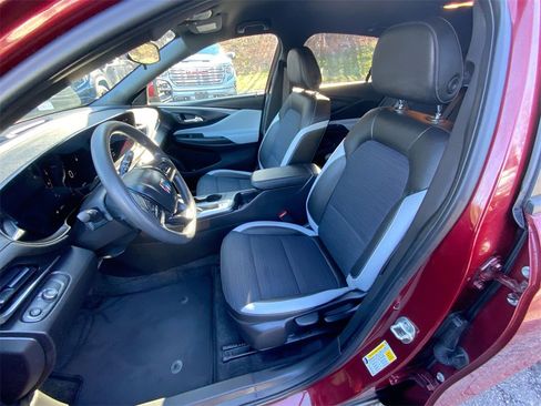 Used 2024 Buick Envista Preferred w/ Convenience II Package image 19