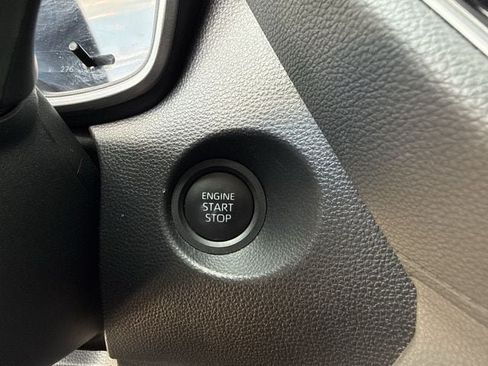 Used 2025 Toyota Corolla Cross XLE FWD image 24