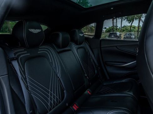 Used 2021 Aston Martin DBX AWD/4WD image 22