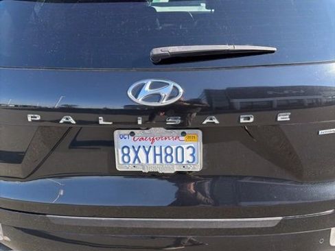 Used 2022 Hyundai Palisade Limited image 3