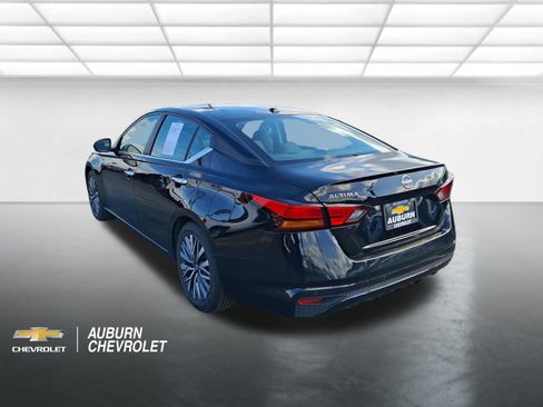 Used 2025 Nissan Altima 2.5 SV FWD image 5