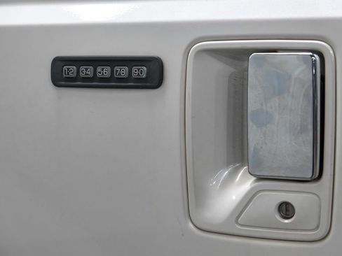 Used 2016 Ford F250 Lariat w/ Lariat Interior Package image 37