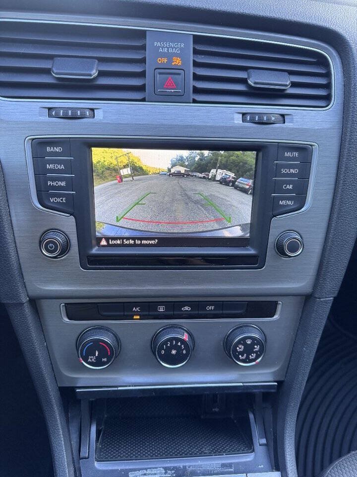 Used 2016 Volkswagen Golf S FWD image 13