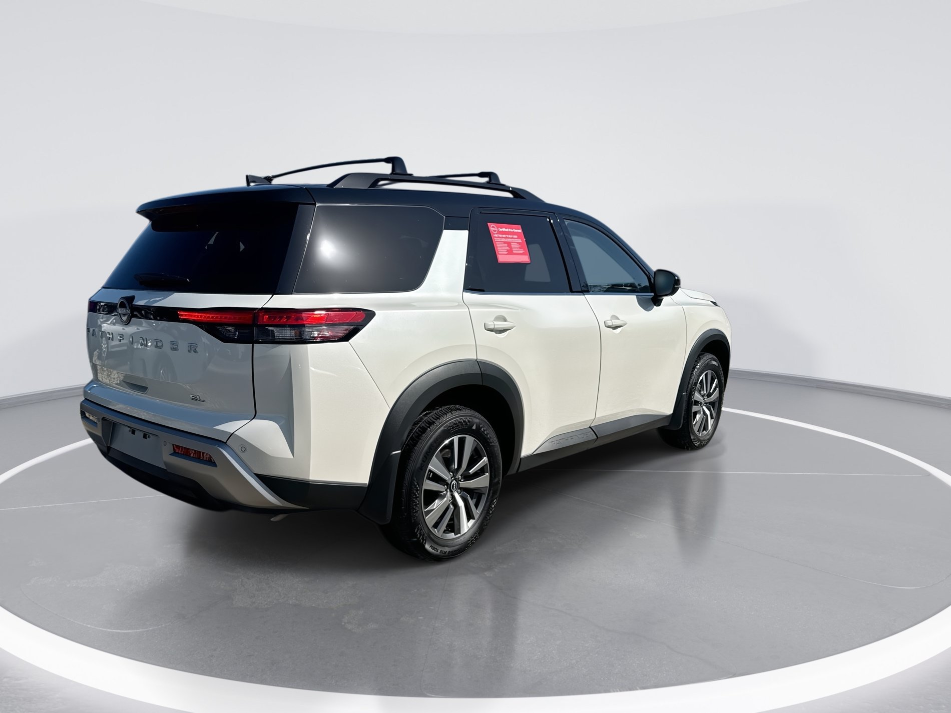 Certified 2024 Nissan Pathfinder SL FWD image 4