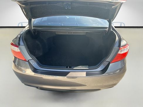 Used 2017 Toyota Camry SE FWD image 25