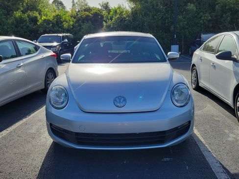 Used 2012 Volkswagen Beetle 2.5 FWD image 2
