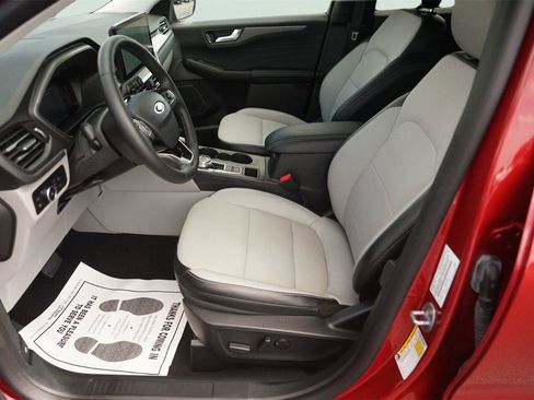Used 2024 Ford Escape SE FWD image 9