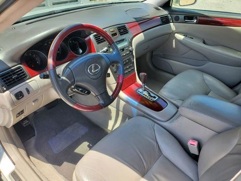 Used 2004 Lexus ES 330 FWD image 15