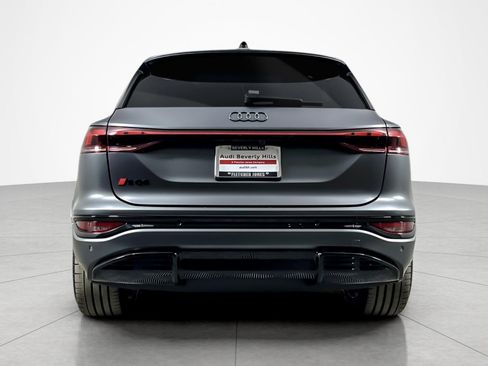 Used 2025 Audi SQ6 e-tron Premium Plus w/ Premium Plus image 4