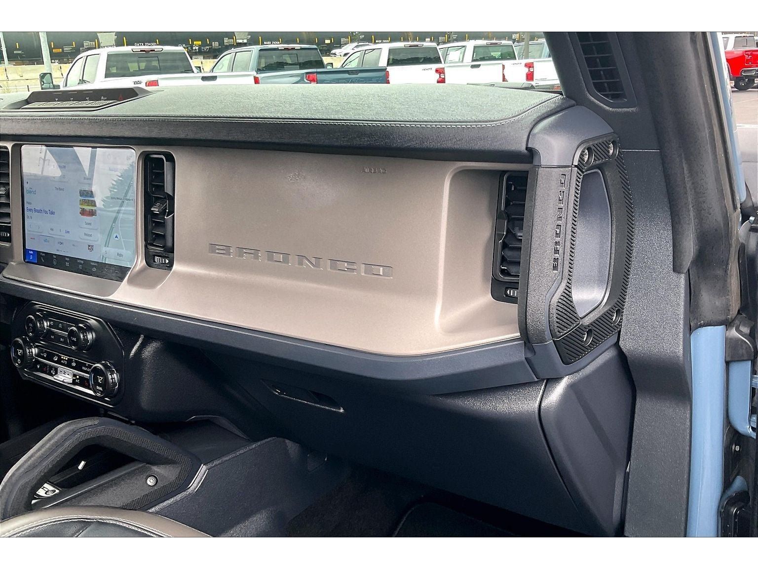 Used 2025 Ford Bronco Outer Banks w/ Sasquatch Package AWD/4WD image 18