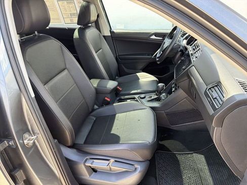 Used 2020 Volkswagen Tiguan SE w/ Panoramic Sunroof Package AWD/4WD image 26