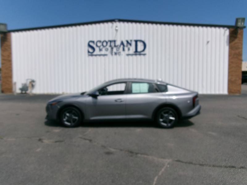 Used 2025 Kia K4 FWD image 1