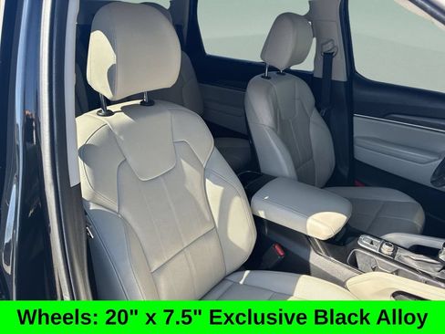 Used 2022 Kia Telluride EX w/ EX Premium Package AWD/4WD image 17