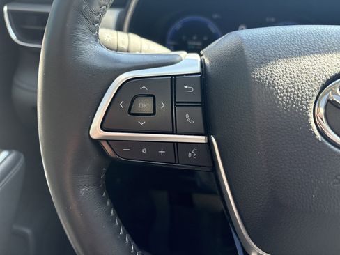 Used 2024 Toyota Highlander Platinum AWD/4WD image 19