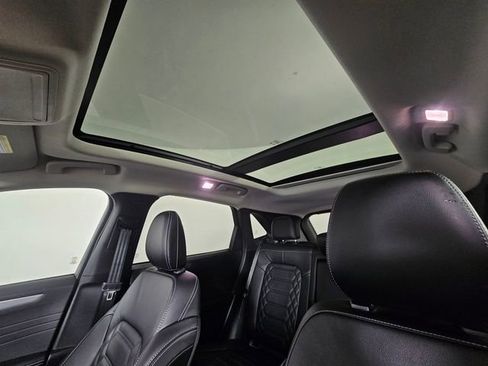 Used 2024 Ford Escape SE w/ PHEV Premium Package image 23