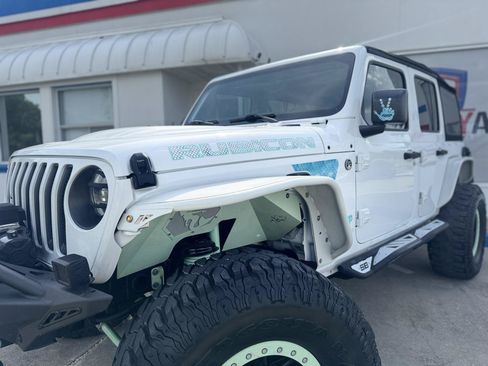 Used 2018 Jeep Wrangler Unlimited Rubicon AWD/4WD image 3