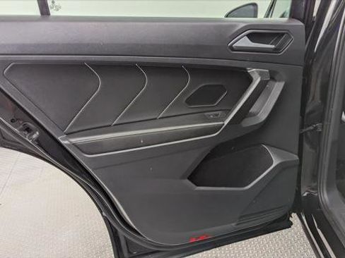 Used 2022 Volkswagen Tiguan SE image 14
