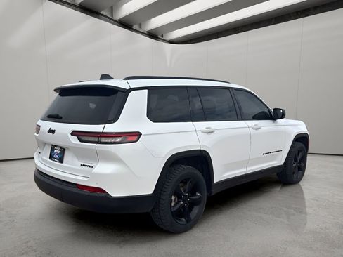 Used 2024 Jeep Grand Cherokee L Limited w/ Black Appearance Package image 5