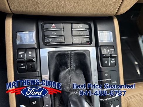 Used 2018 Porsche Macan AWD/4WD image 18