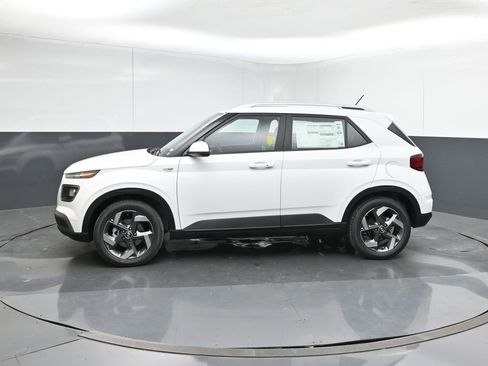 New 2026 Hyundai Venue SEL FWD image 2