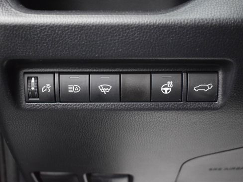 Used 2019 Toyota RAV4 XLE Premium image 17