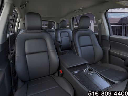 Used 2026 Lincoln Aviator AWD image 11