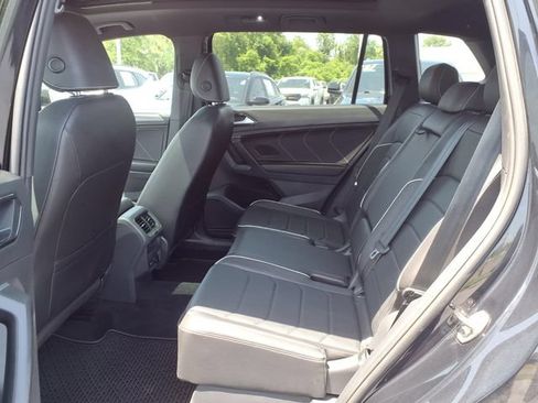 Used 2023 Volkswagen Tiguan SEL R-Line AWD/4WD image 19