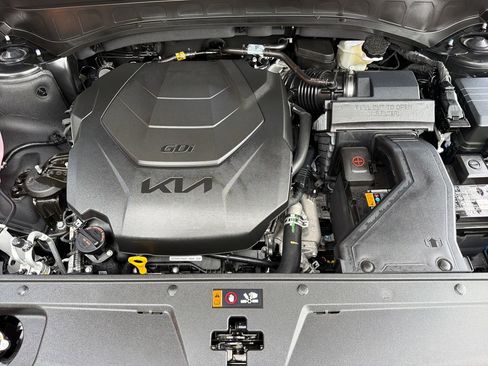 Used 2024 Kia Telluride LX image 37