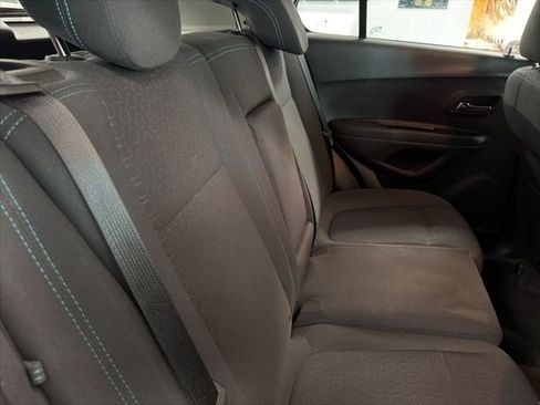 Used 2016 Chevrolet Trax LS w/ LPO, Cargo Package FWD image 25