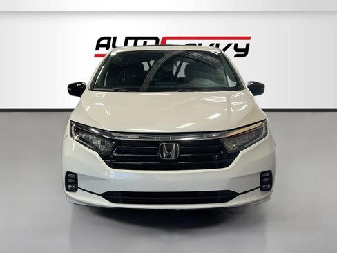 Used 2024 Honda Odyssey Sport image 2