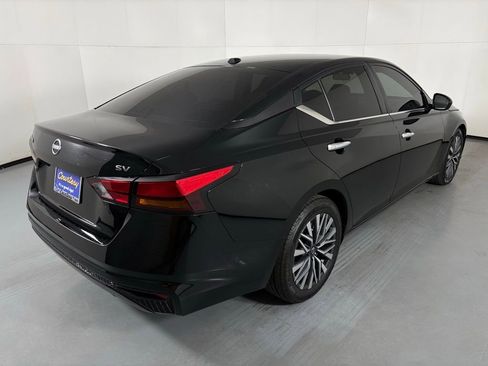 Used 2023 Nissan Altima 2.5 SV image 9