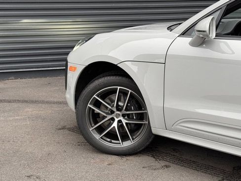 New 2026 Porsche Macan image 12