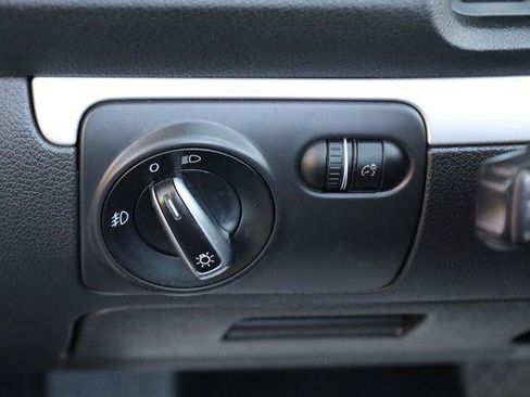 Used 2014 Volkswagen Eos Komfort FWD image 33