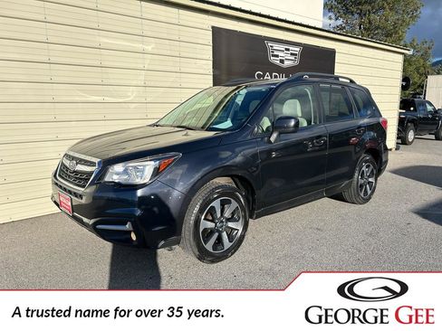 Used 2017 Subaru Forester 2.5i Premium image 1
