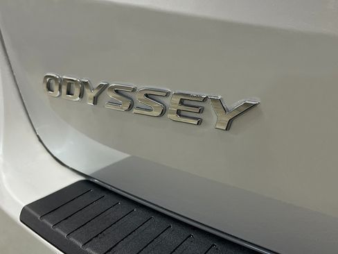 New 2026 Honda Odyssey Touring image 6