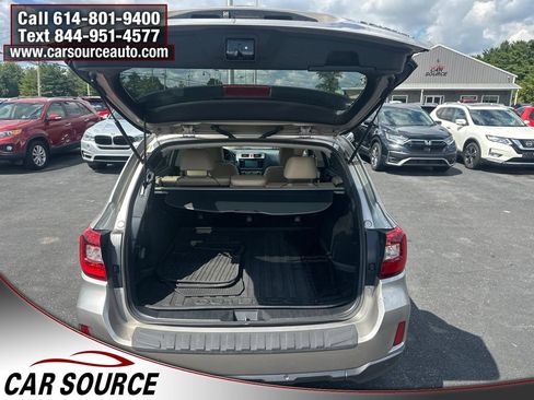 Used 2017 Subaru Outback 2.5i Limited AWD/4WD image 9