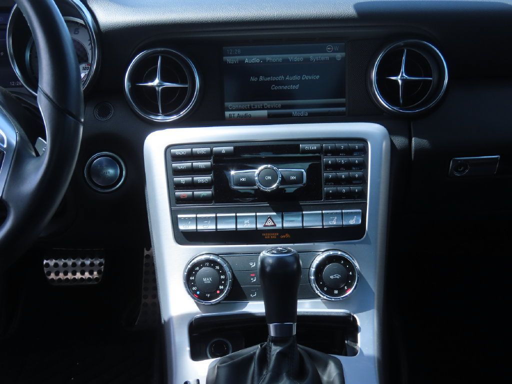Used 2015 Mercedes-Benz SLK 250 image 8