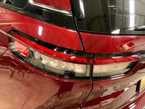 Certified 2025 Jeep Grand Cherokee Laredo X w/ Trailer Tow Package image 29