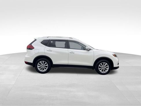 Used 2020 Nissan Rogue SV image 6