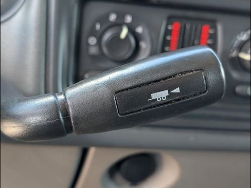 Used 2005 Chevrolet Tahoe LS image 12