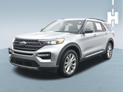 Used 2023 Ford Explorer XLT w/ Equipment Group 202A AWD/4WD image 1