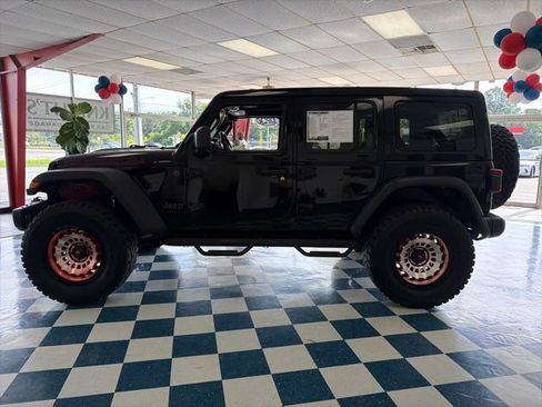Used 2019 Jeep Wrangler Unlimited Rubicon AWD/4WD image 4